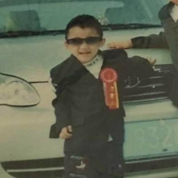 Meet your Posher, Simon - Picture 1 of 1